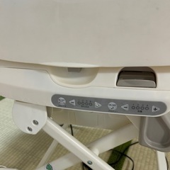 コンビ　電動ハイローチェアの画像