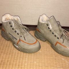 新品！冬用スニーカー　ウインターシューズ　25.5cmの画像