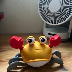 ベビーオモチャ　動くカニさんの画像