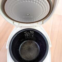 TOSHIBA 五合炊き炊飯器（RC-10MFD）の画像