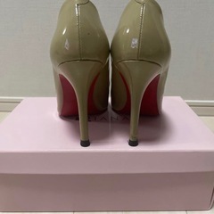 ダイアナ　ベージュ　エナメルパンプス　23.5cmの画像