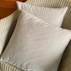処分予定　差し上げます　クッションカバー2個セット　うさぎウサギ兎イケアIKEAニトリNITORIチェアソファーの画像