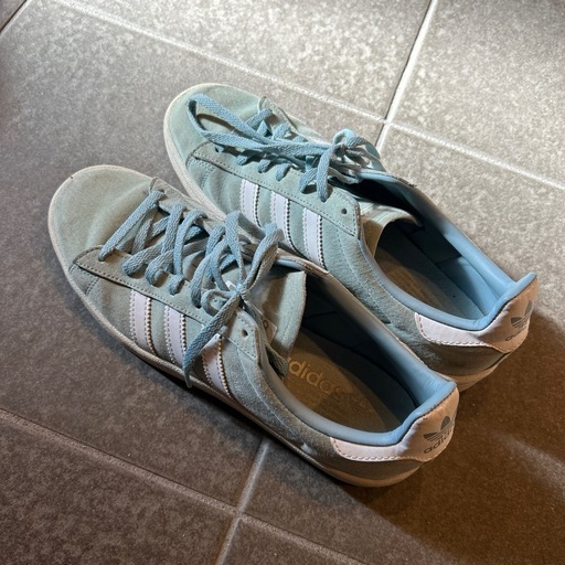 【取引中】adidasスニーカー　水色　25センチ