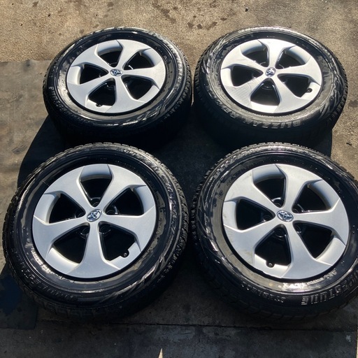 プリウススタッドレスタイヤ4本セット