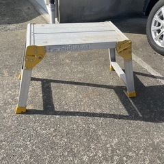 【中古】足場台　踏み台　折りたたみ式　サイズ縦30cm 横53c...