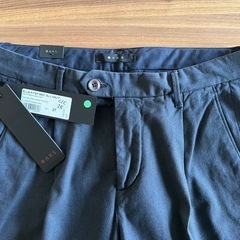 メンズパンツ イタリア 新品 ウエスト76cm股下74cm 紺色 綿ポリ素材の画像