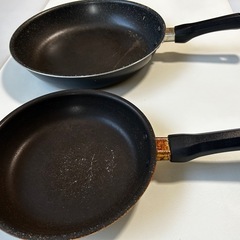 20cm、26cmフライパン　2個で400円の画像
