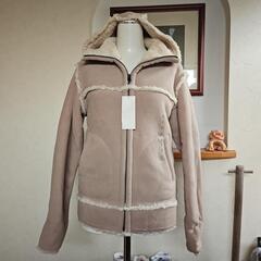 【お取引中です】お値下げしました！未使用値札つきUNIQLOムートンフリースパーカの画像