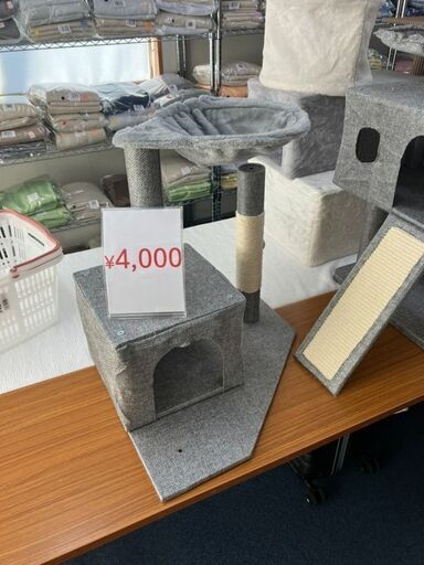 【特別セール！】シンプルキャットタワーがたったの¥4,000！