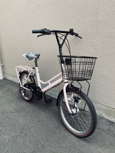オートライトや6段変速がついてるミニサイクル。ほぼ新品に交換してるので、余計な出費もなく、長く快適に乗れます。防犯登録も無料です！