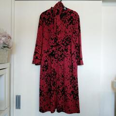 ワンピース　ストール付き　秋冬　赤　黒