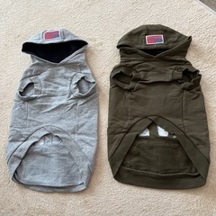 ●①中古  小型犬用 服     色違い 2着  (グレーとカーキ)の画像