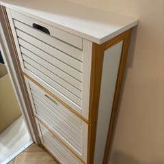 靴箱　引き取り手決まりましたの画像