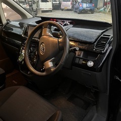 ヴォクシー　車検付きの画像