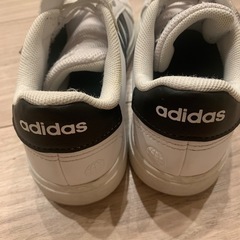 adidas キッズスニーカー の画像
