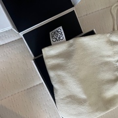 LOEWE ブローチ