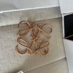 LOEWE ブローチ
