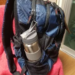 新品　アウトドアプロダクツ　リュック30L　25オンス水筒　大きなサイズの画像