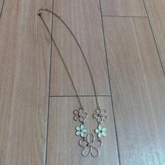 花モチーフカジュアルネックレスの画像