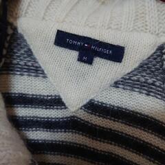 TOMMY HILFIGER ポンチョ風セーターの画像