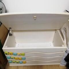 おもちゃ箱　収納家具の画像