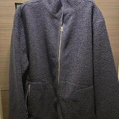 H&Mのレギュラーフィットテディジャケット紺色の画像