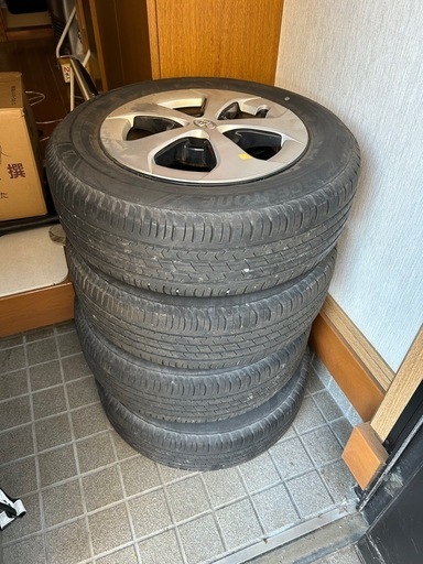 ノーマルタイヤホイル付き