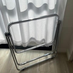 折りたたみテーブルの画像