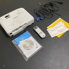 【中古美品・付属品完備】EPSON EB-X05 LCDプロジェクター