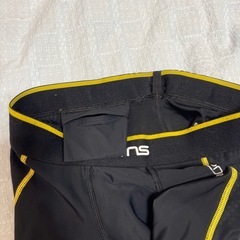 Skins インナーパンツ　Mサイズの画像