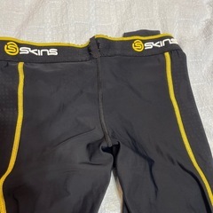 Skins インナーパンツ　Mサイズの画像