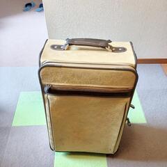 キャリーケース　スーツケースの画像