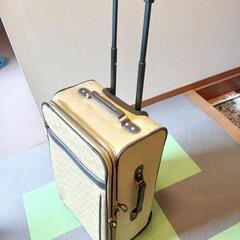 キャリーケース　スーツケースの画像
