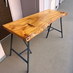 楠の木　一枚板テーブル