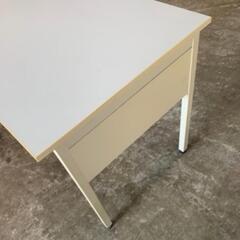 テーブル　ホワイトの画像
