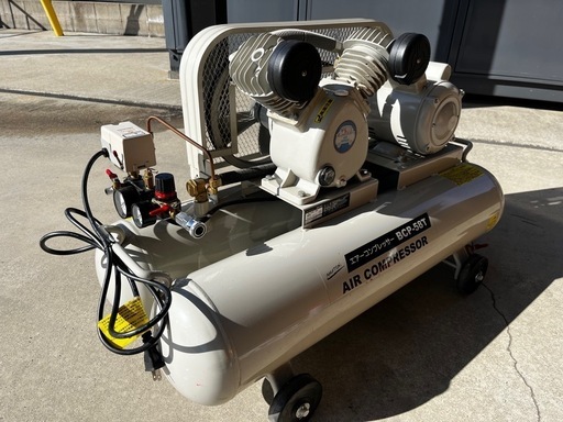 お話し中です最終値引き⭐︎ナカトミ　58LエアーコンプレッサーBCP-58T エアーホース付き⭐︎