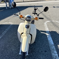 前と後ろに小さい傷あり、ミラーに擦り傷あり、ハンドル左部分に擦り傷ありの画像
