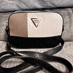 ☆GUESS☆ミニショルダーバッグ