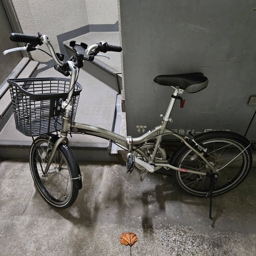 カゴ付き折りたたみ自転車