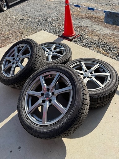 【お話中】220系クラウンスタッドレスタイヤ