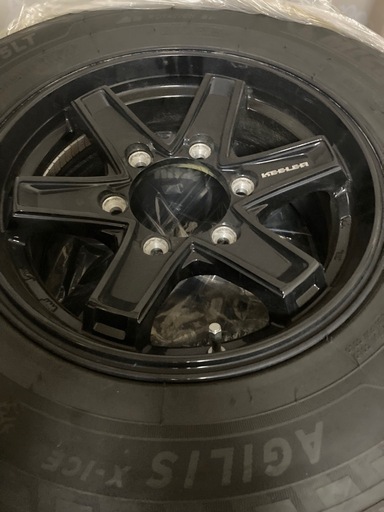 ハイエース　中古　スタッドレス　タイヤホイルセット