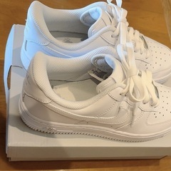 Nike Air Force 1 ホワイトの画像
