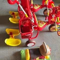 アンパンマン三輪車の画像
