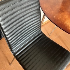 ダイニングテーブル&椅子の画像