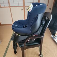 エールべべ チャイルドシートの画像