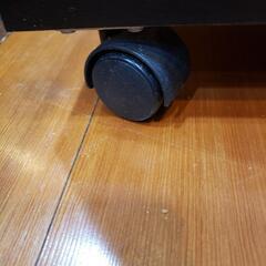 キャスター付きドレッサーの画像