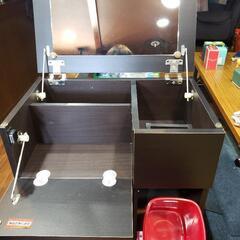 キャスター付きドレッサーの画像