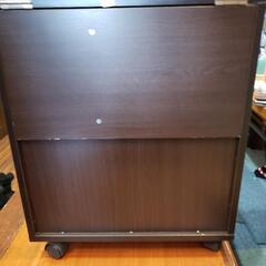 キャスター付きドレッサーの画像