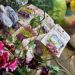 【決まりました】造花・ハニカム他　室内飾りつけ用品 の画像