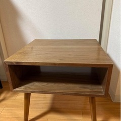 サイドテーブル